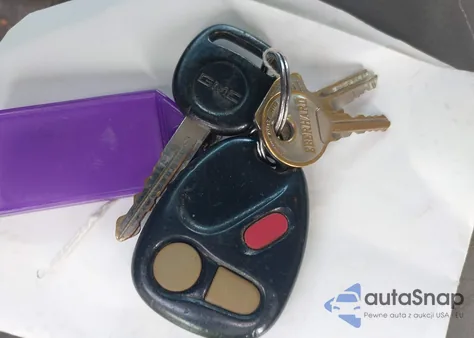 2002 GMC Sierra 1500 Denali из США, поврежденный, VIN 2GTFK69U821340727